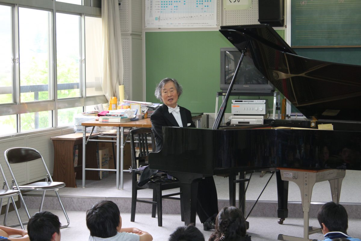 【音楽】実施レポート「飯山市内4小学校 出前授業」