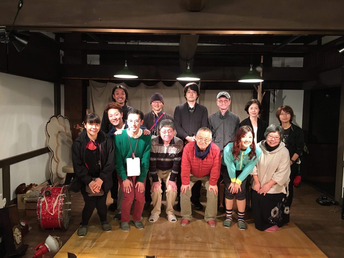 【演劇】軽井沢「大人のためのレジデンス施設に俳優の声が響きわたる」